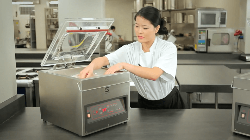 Comment fonctionne une machine sous-vide professionnelle ?